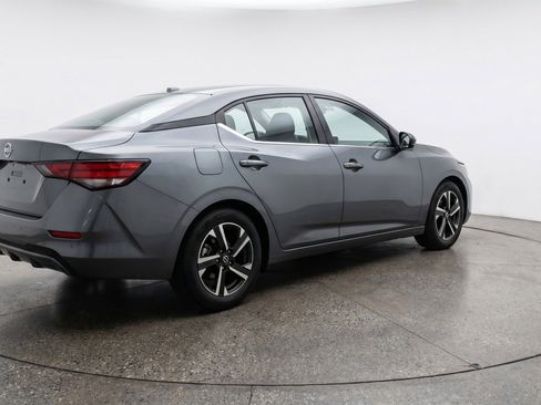 Used 2025 Nissan Sentra SV FWD image 9