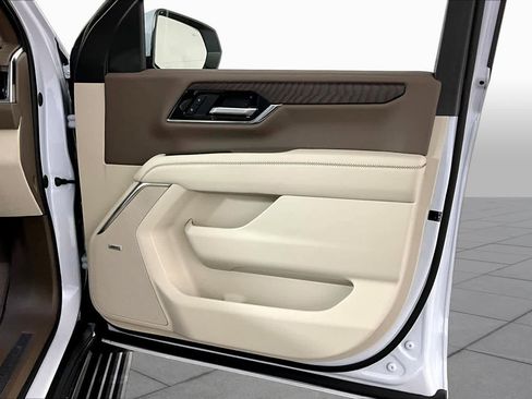 Used 2026 GMC Yukon Denali w/ Sun & Power Step Package AWD/4WD image 23