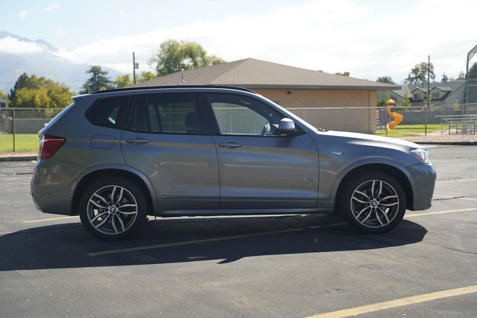 Used 2017 BMW X3 xDrive28i AWD/4WD image 6