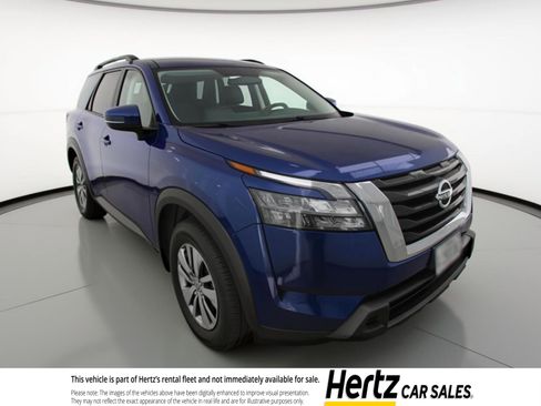 Used 2025 Nissan Pathfinder SV image 1