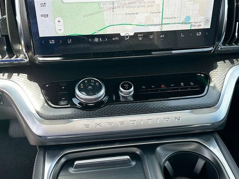 New 2026 Ford Expedition Max Platinum w/ Stealth Appearance Package AWD/4WD image 12