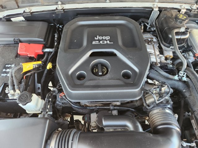 Used 2021 Jeep Wrangler Unlimited Sahara AWD/4WD image 26