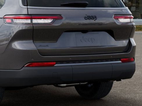 New 2026 Jeep Grand Cherokee L 4WD image 13