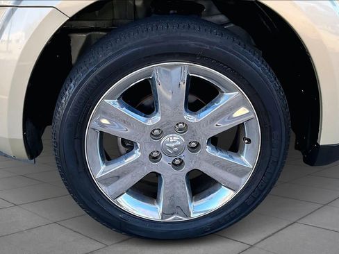 Used 2010 Dodge Journey SXT w/ Navigation & Sound Group I image 10