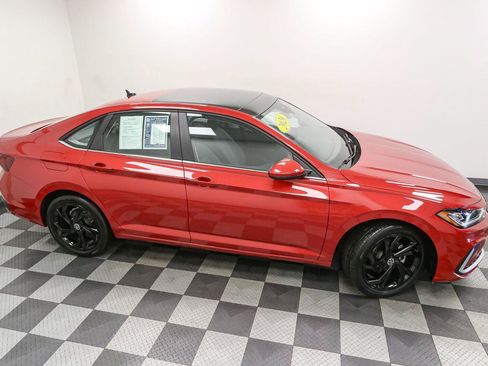 Certified 2026 Volkswagen Jetta SE FWD image 6