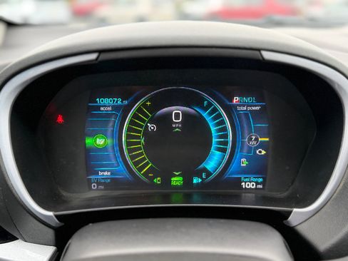 Used 2017 Chevrolet Volt LT w/ Comfort Package image 6