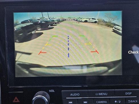 Used 2025 Nissan Frontier SV w/ SV Convenience Package image 14