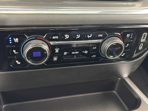 Certified 2024 Chevrolet Silverado 1500 High Country w/ High Country Premium Package AWD/4WD image 24