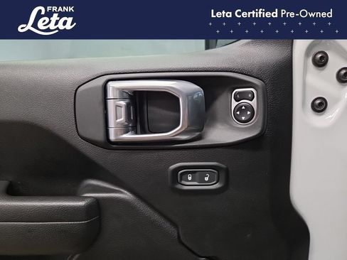 Used 2024 Jeep Wrangler Unlimited w/ Convenience Group AWD/4WD image 21