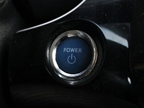 Used 2017 Toyota Prius Three image 14