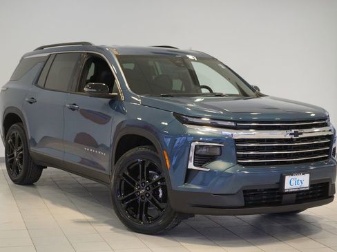 New 2026 Chevrolet Traverse LT w/ Driver Confidence Package AWD/4WD image 3
