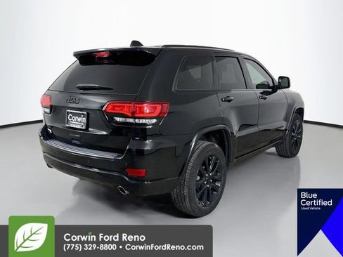 Used 2018 Jeep Grand Cherokee Altitude AWD/4WD image 10