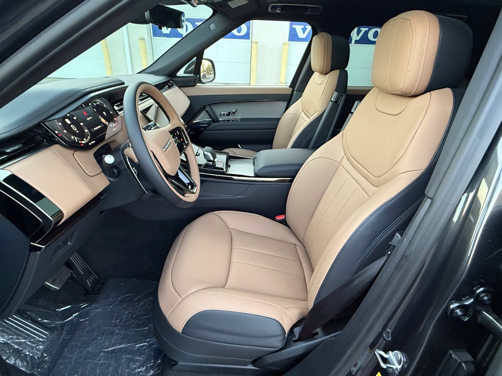 New 2026 Land Rover Range Rover Sport Dynamic SE AWD/4WD image 14