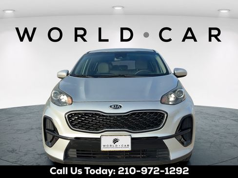 Used 2020 Kia Sportage LX FWD image 2