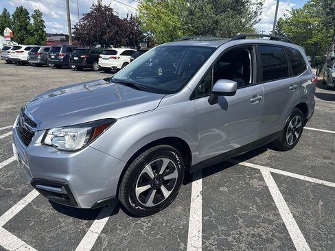 Used 2018 Subaru Forester 2.5i Premium w/ All-Weather Package AWD/4WD image 2