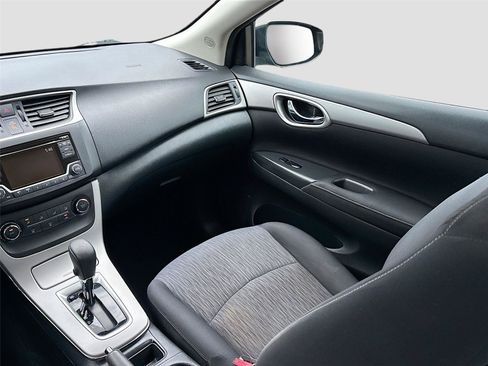 Used 2015 Nissan Sentra SV FWD image 22
