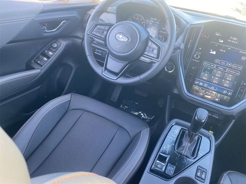 New 2025 Subaru Crosstrek 2.5i Limited w/ Popular Package #3A image 10