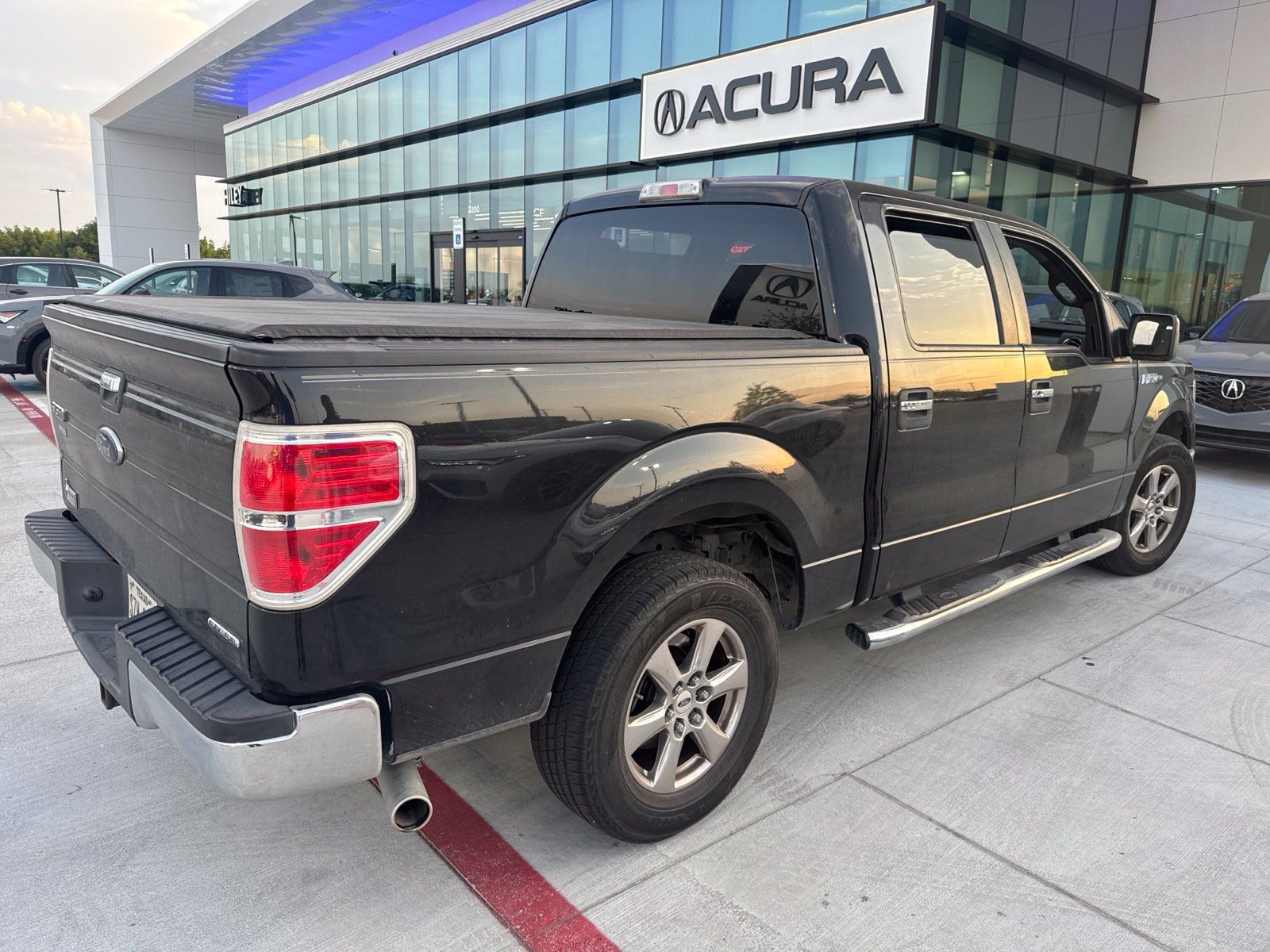 Used 2014 Ford F150 XLT w/ XLT Chrome Package RWD image 4