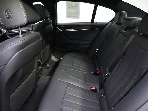 Used 2023 BMW 540i w/ Convenience Package image 22