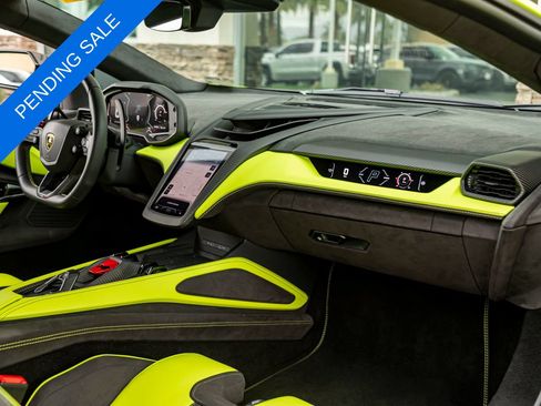 Used 2025 Lamborghini Revuelto AWD/4WD image 30
