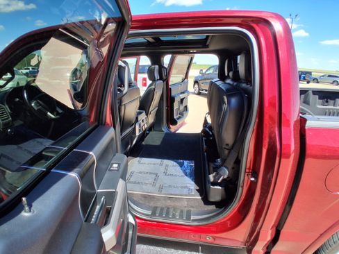 Used 2019 Ford F150 Platinum w/ Equipment Group 701A Luxury AWD/4WD image 17