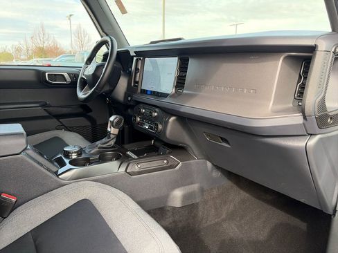 Used 2025 Ford Bronco Big Bend image 16