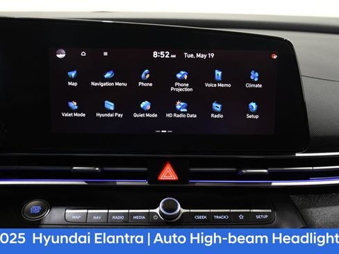 Certified 2025 Hyundai Elantra SEL FWD image 18