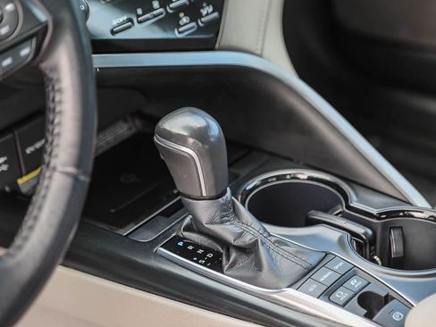Certified 2019 Toyota Camry SE w/ Sunroof Package FWD image 20