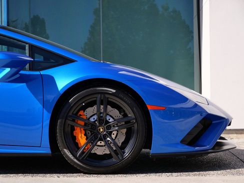 Used 2020 Lamborghini Huracan EVO image 9