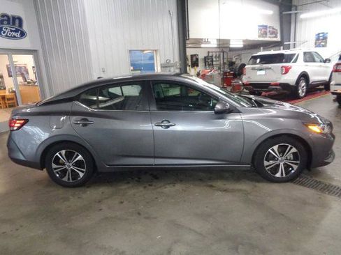 Used 2023 Nissan Sentra SV image 2