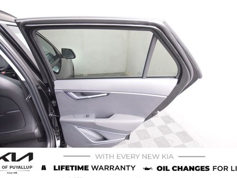 New 2025 Kia Niro EX image 13