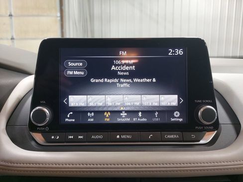 Certified 2025 Nissan Rogue SV AWD/4WD image 22