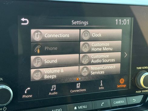 Used 2023 Nissan Pathfinder SV w/ Lighting Package (N92) FWD image 28