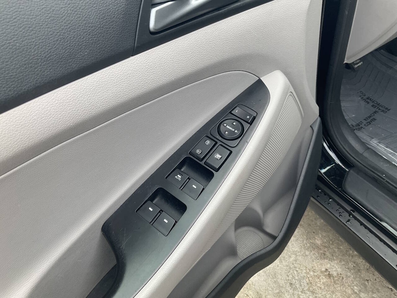 Used 2017 Hyundai Tucson Sport FWD image 9