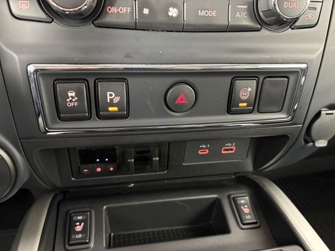 Used 2024 Nissan Titan SV w/ SV Convenience Package image 53