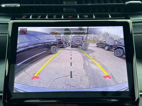 New 2025 Jeep Grand Cherokee Limited image 12