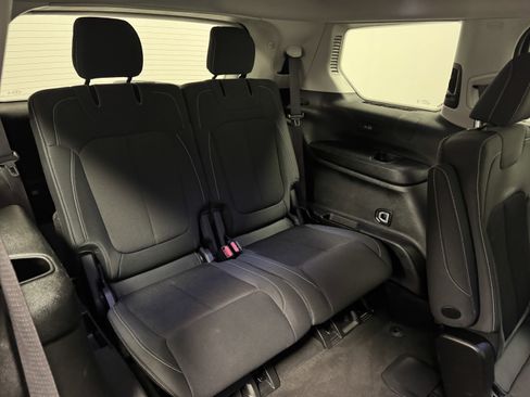 Used 2022 Jeep Grand Cherokee L Laredo w/ Luxury Tech Group I image 17