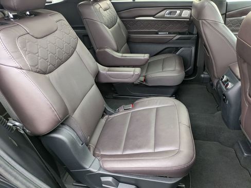 Used 2025 Ford Explorer Platinum w/ LUX Leather Package image 21