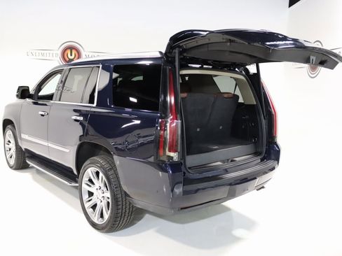 Used 2020 Cadillac Escalade Luxury image 32