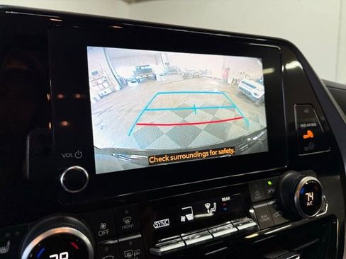 Used 2023 Toyota Highlander L image 23