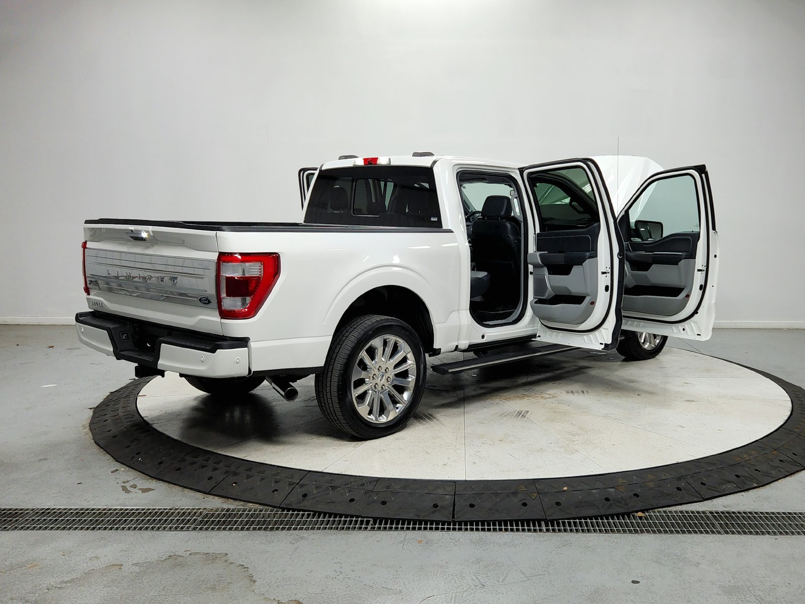 Used 2021 Ford F150 Limited AWD/4WD image 16