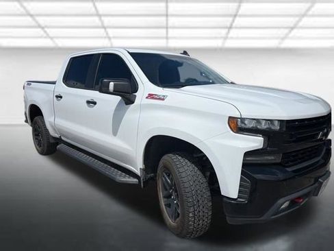 Used 2021 Chevrolet Silverado 1500 LT Trail Boss w/ Convenience Package II AWD/4WD image 2