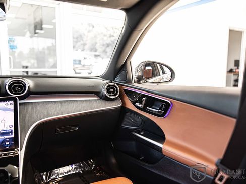 Used 2024 Mercedes-Benz C 300 4MATIC Sedan image 37