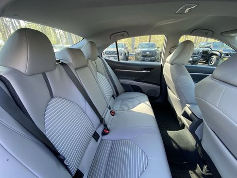 Used 2024 Toyota Camry SE image 27