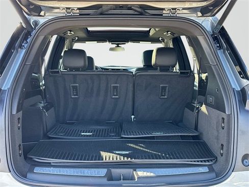 Used 2025 Cadillac XT6 Luxury image 19