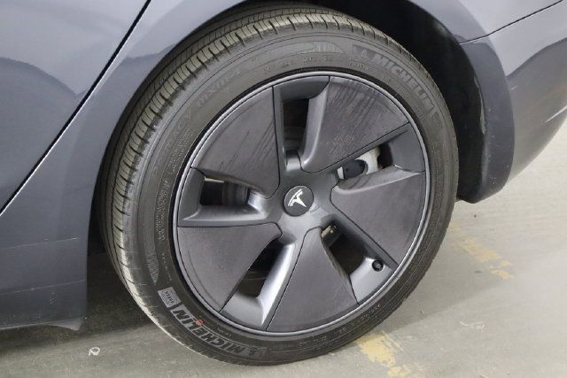 Used 2023 Tesla Model 3 Standard Range RWD image 42