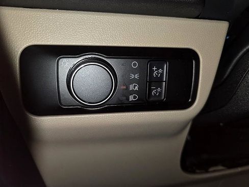 Used 2022 Ford Escape SE w/ Cold Weather Package image 12