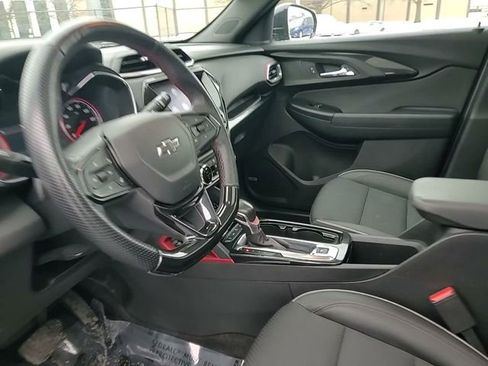 Used 2022 Chevrolet TrailBlazer RS w/ Sun and Liftgate Package image 9