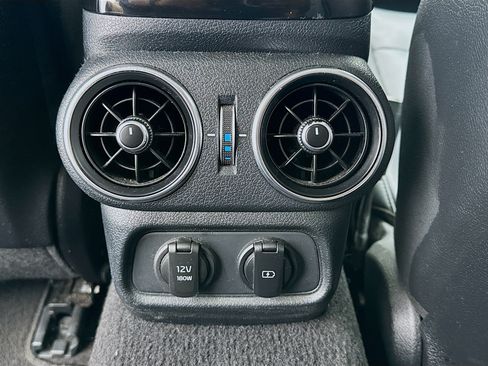 Used 2019 Kia Stinger Premium AWD/4WD image 17