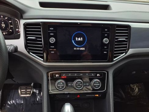 Used 2022 Volkswagen Atlas SEL Premium image 20